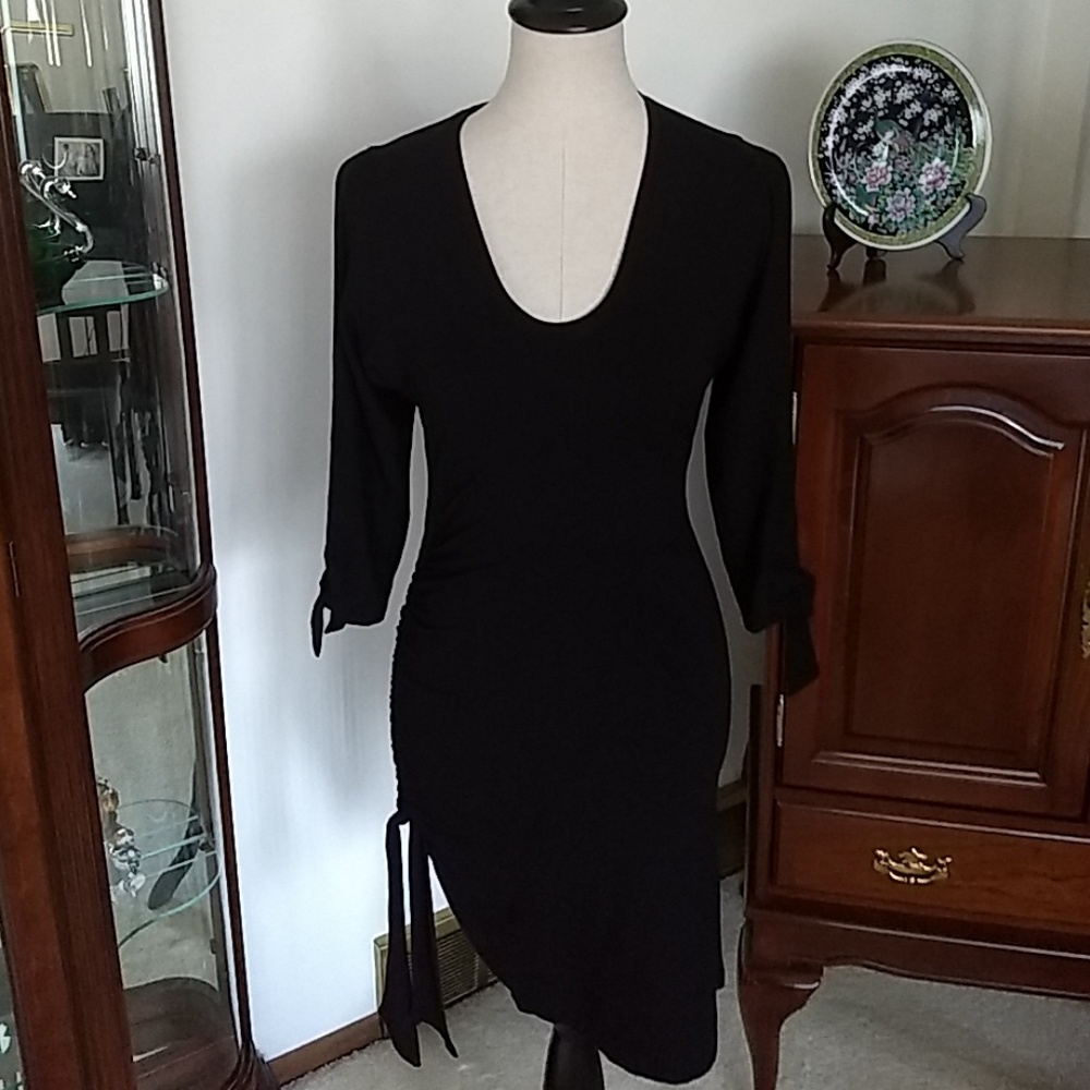 Cache Dress - Picture 1 of 8